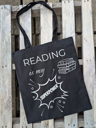 Dvě tašky. Dvě nálady. Miluju knihy, zvířata a sarkasmus. A protože mě baví tvořit věci, které mají smysl i nadhled,...